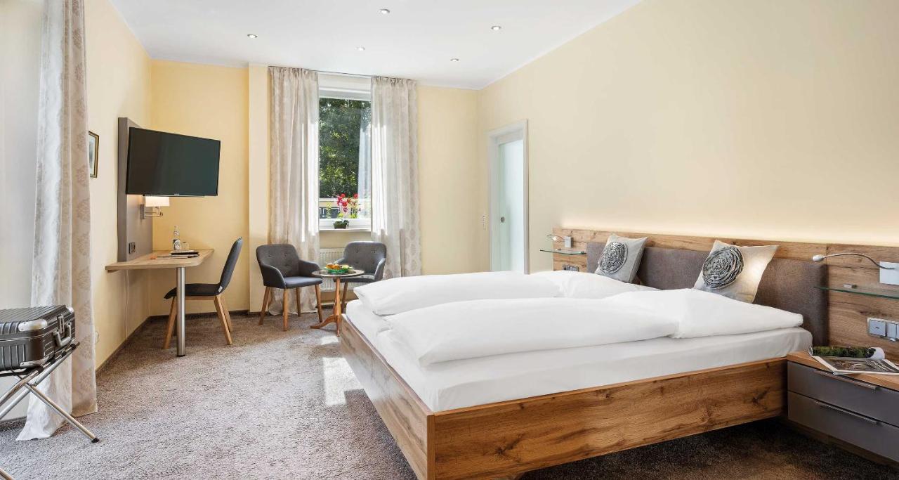 Hotel Liebl Plattling Bagian luar foto