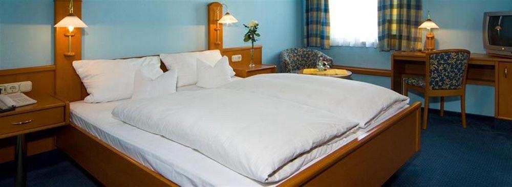Hotel Liebl Plattling Bagian luar foto