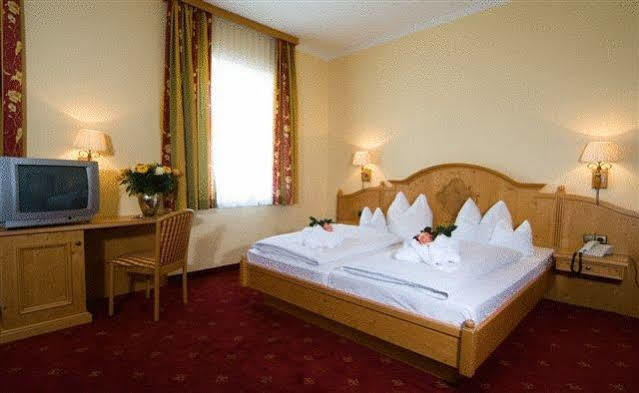 Hotel Liebl Plattling Bagian luar foto